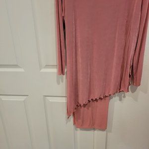 Slinky asymmetrical hemline pant suit size xl